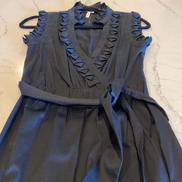 Black Sleeveless Dress Size 2 - Picture 2 of 6